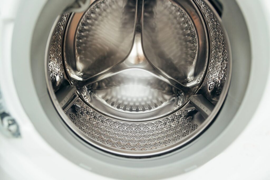 Clean washing machine drum after removing smells