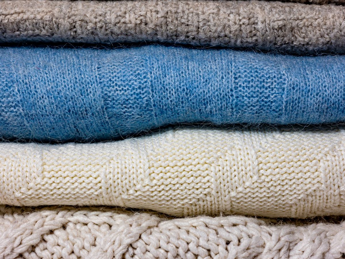 Colorful knitted wool fabrics that shrink easily in heat